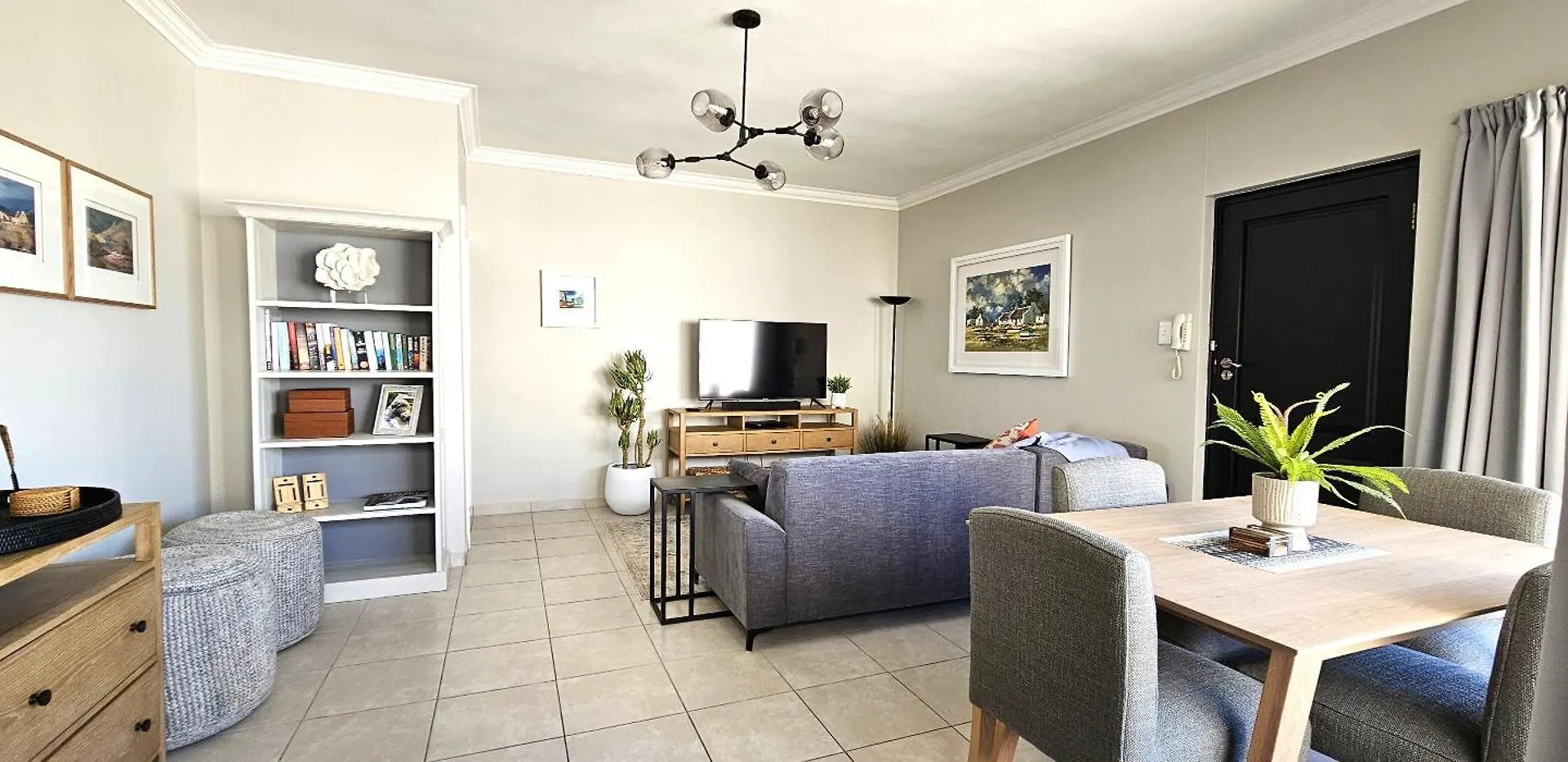 Spacious 2 Bedroom Apartment - Harbour Views Cape Town South Africa