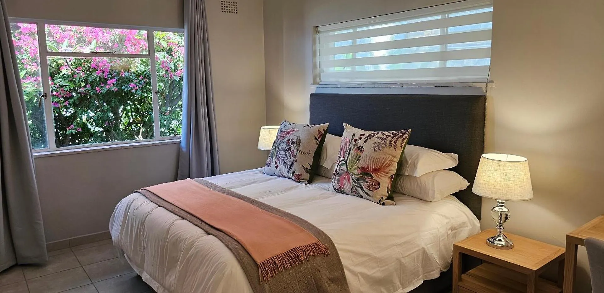 Spacious 2 Bedroom Apartment - Harbour Views Cape Town